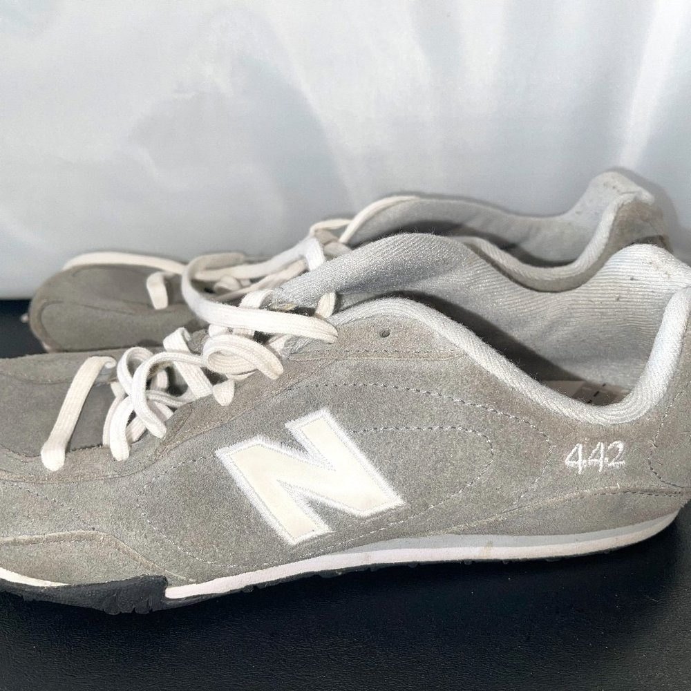 New Balance 442 Womens Size 8.5